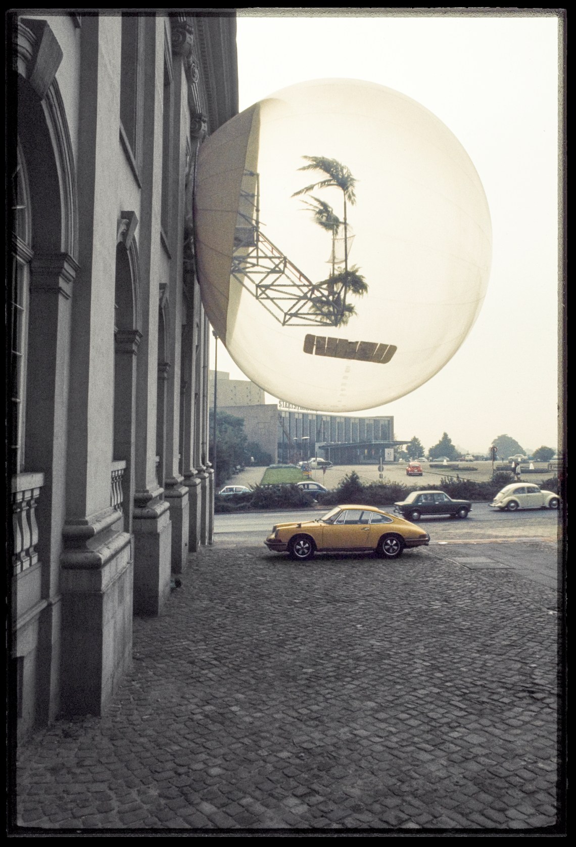 r840193_2011_m_30_b147_f009_001_2000x2000